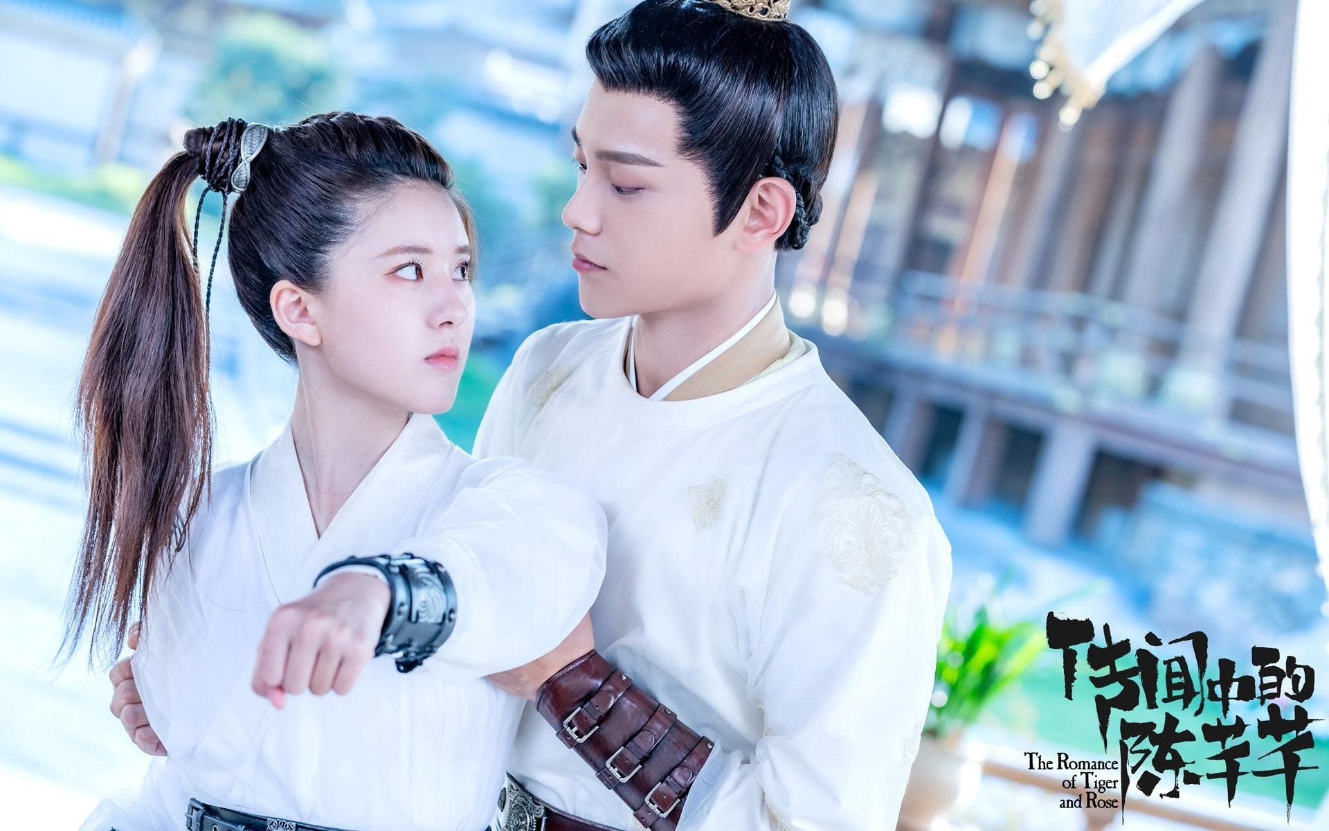 国足防守端展现新活力,后防线稳如磐石,国足防守型后腰