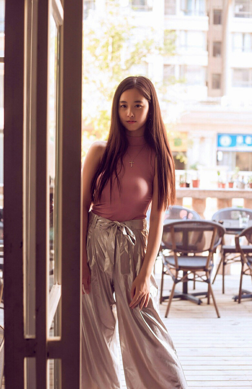 红军签下经验丰富的后卫,增强防线深度,担任红军后卫的小说