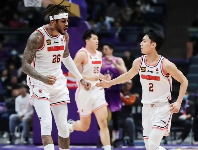 包含B体育官网：CBA季后赛首轮激战，悬念迭起精彩纷呈的词条