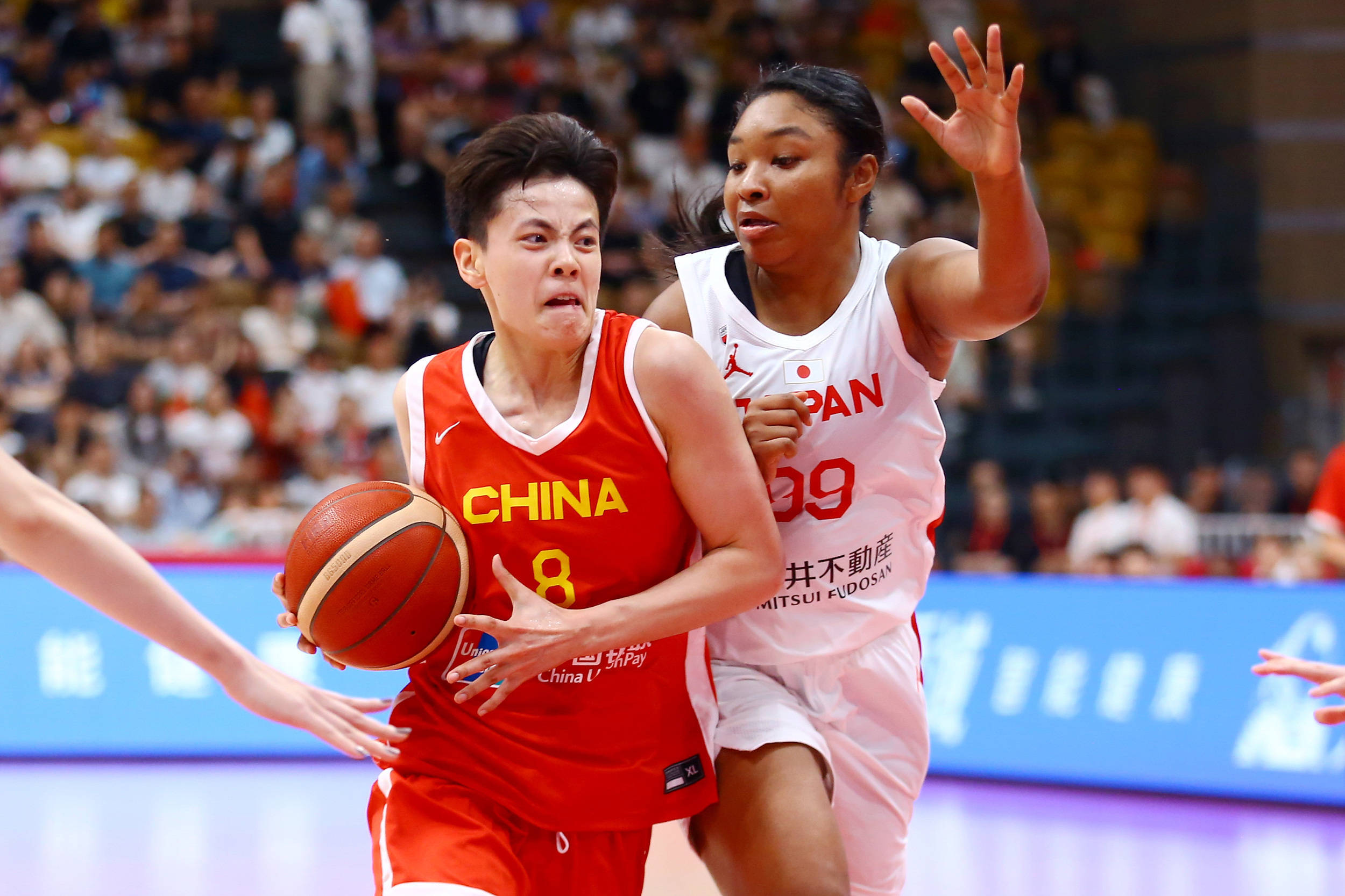 B体育官网:中国女篮世界杯备战,全力以赴冲击佳绩 B体育官网:中国女篮世界杯备战,全力以赴冲击佳绩