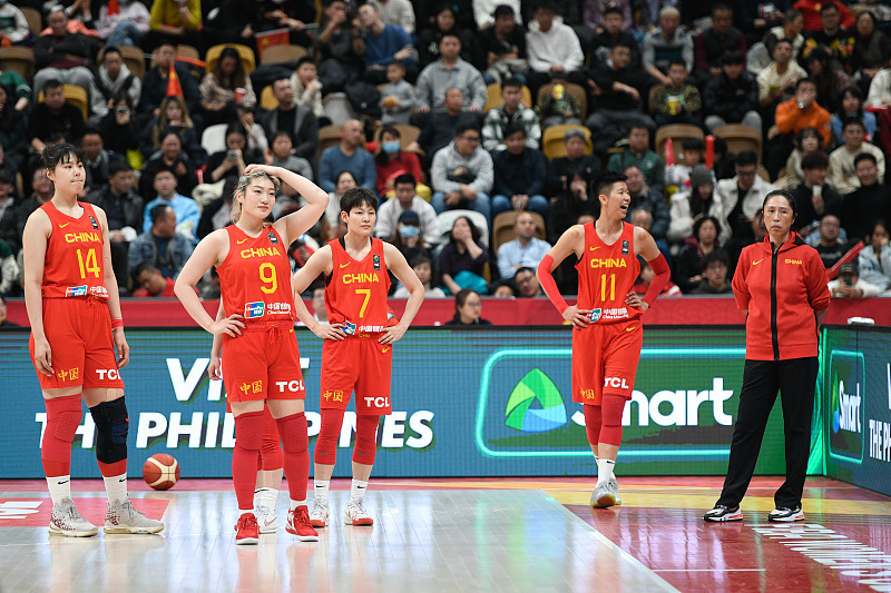 B体育官网：中国女篮精神传承：拼搏、团结与永不放弃