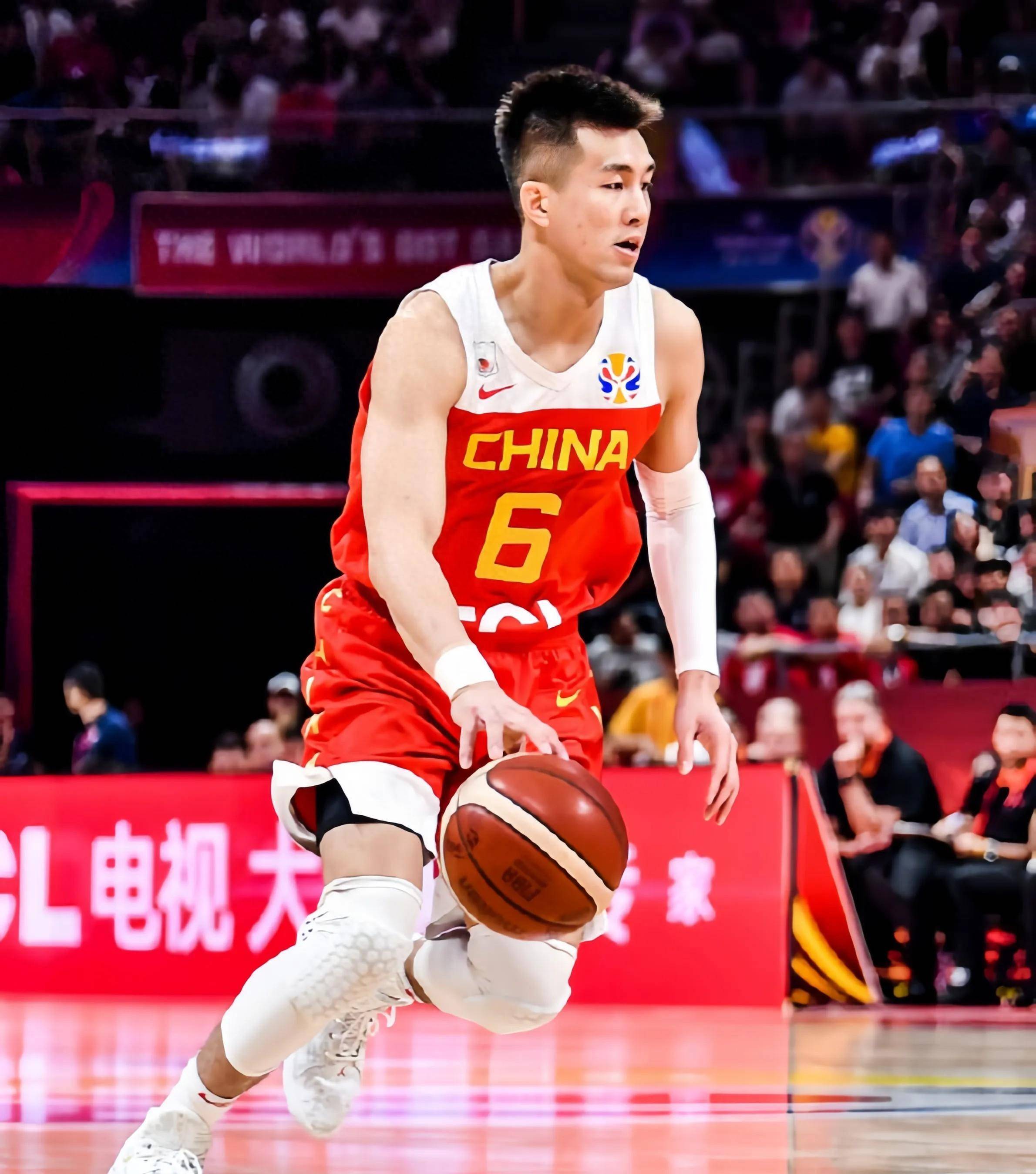 包含B体育官网：中国男篮历史上的经典防守：回顾那些令人窒息的防守表现的词条