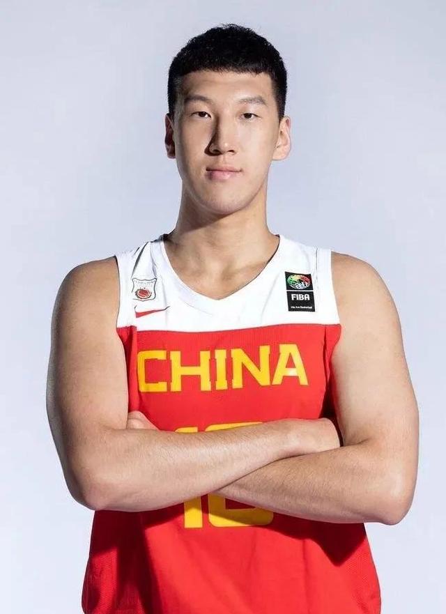 B体育网页版登录-包含B体育官网：CBA球员伤病报告分析：高强度赛程下的隐患的词条